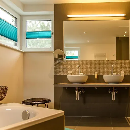 5* Strandhaus In Βίλα *